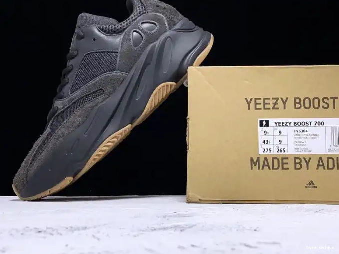 hype Utility Black Boost 700 Adidas Yeezy FV5304 0611